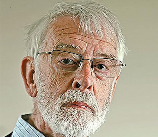 Walker-portrait_CMJN_klein cropped.jpg