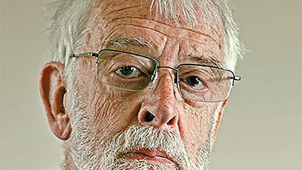 Walker-portrait_CMJN_klein cropped.jpg