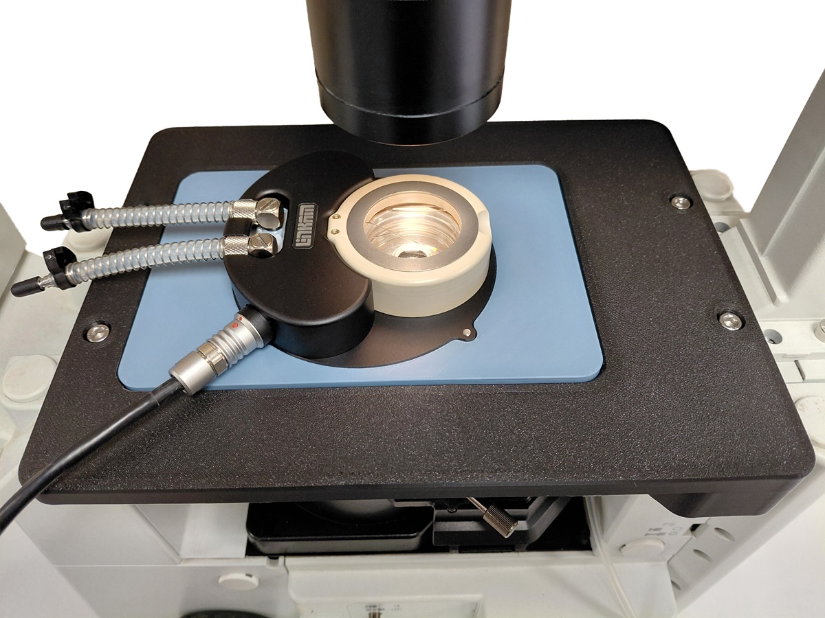 PE150i. On microscope Top View 2_low res.jpg 1