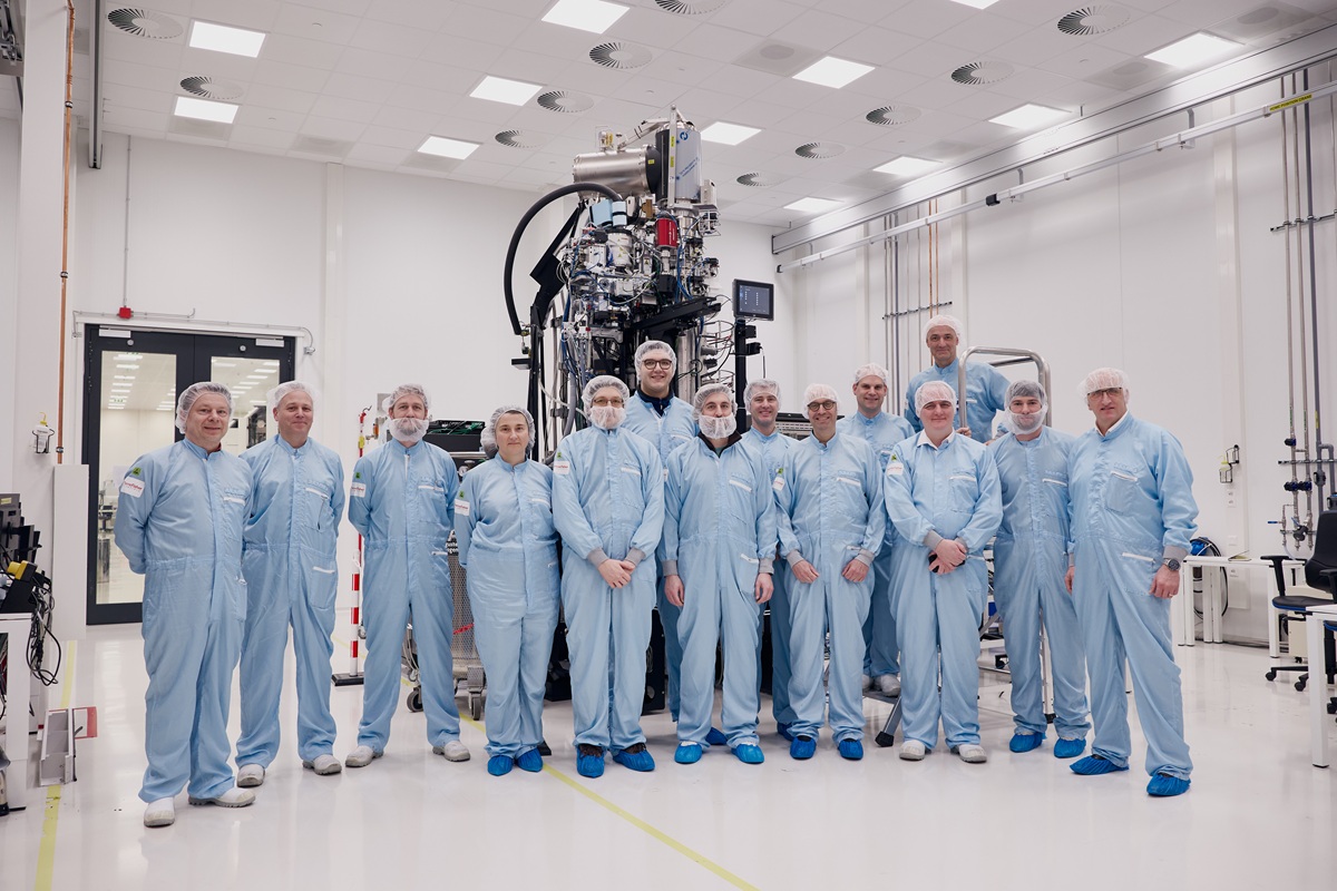 Cryo-electron+tomography+at+the+Rosalind+Franklin+Institute+1.jpg 1